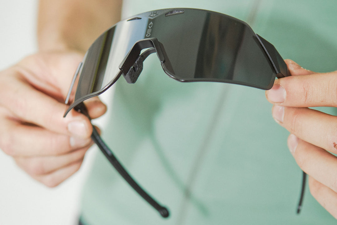 Aveo Cornea Black Frame